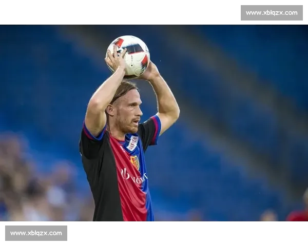 阿特拉斯后卫：梅西在我面前庆祝是荣幸！赛后晒球衣致敬传奇